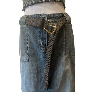 Brown 1.5” wide stretch braided belt with brown suede accent and brassy buckle